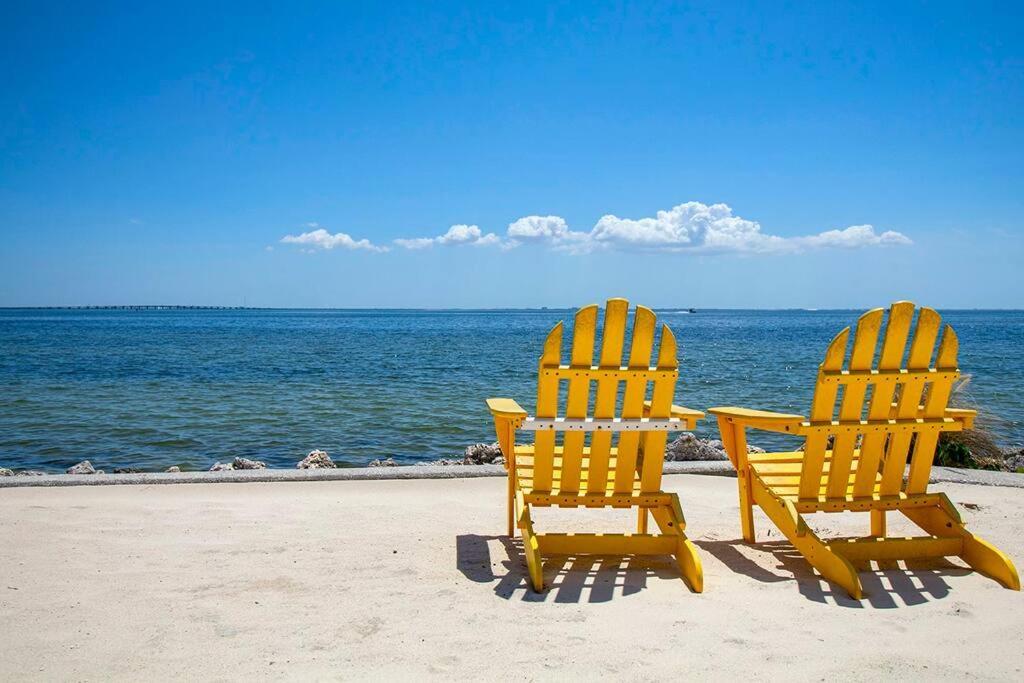 タンパ Peaceful Paradiseヴィラ エクステリア 写真