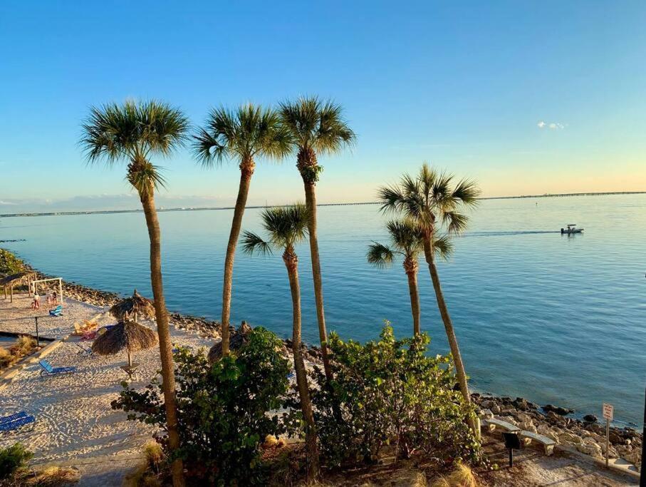 タンパ Peaceful Paradiseヴィラ エクステリア 写真